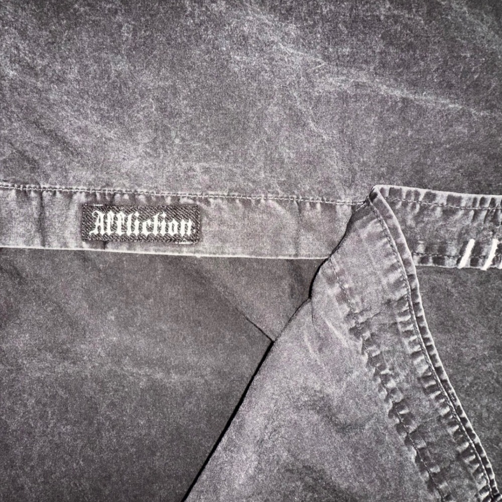 Affliction Mens XXL Black Acid Wash Graphic Back Button Down Shirt Epaulettes - Picture 6 of 9